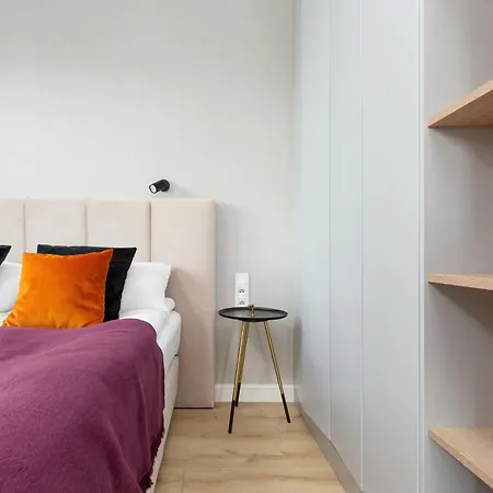 Centrum Pawia 51 By Renters Prestige * Varšava