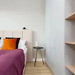 Centrum Pawia 51 By Renters Prestige * ワルシャワ