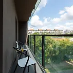 Centrum Pawia 51 By Renters Prestige * ワルシャワ