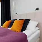 Centrum Pawia 51 By Renters Prestige *
